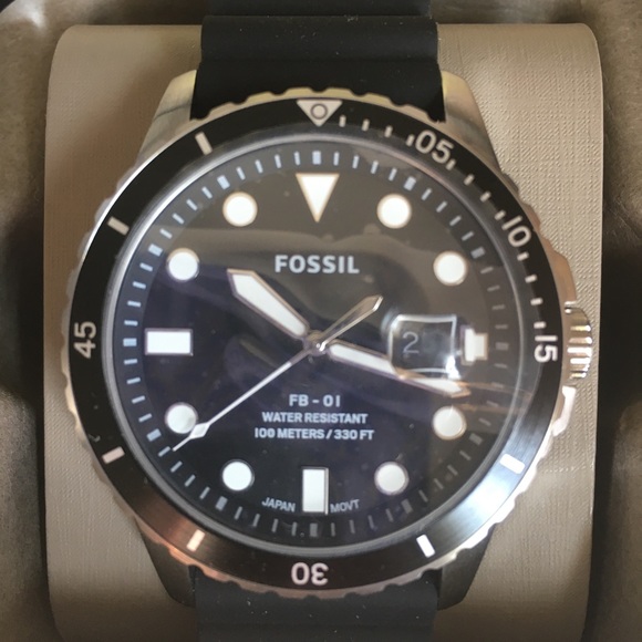 ✂️ $129 Men's Fossil Black Silicone Watch - Picture 2 of 7